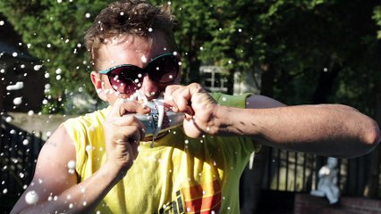 Pub hilarante pour des protéines Bio pour la gonflette : Save The Bros