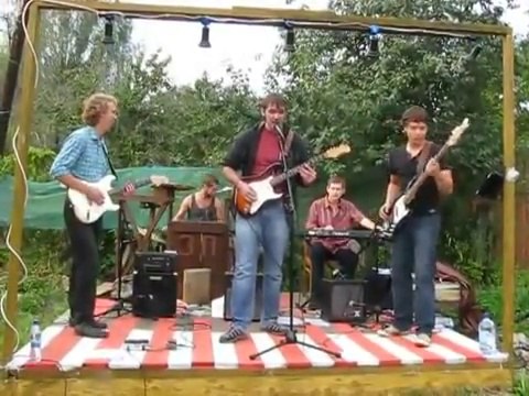 Worst Bon Jovi cover ever... Russian are terrible musicians. It's my life