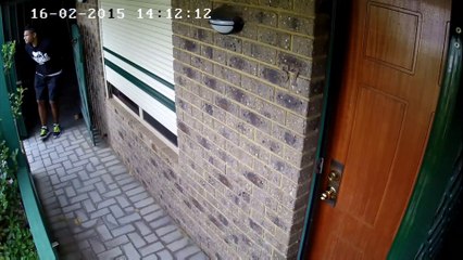 Housebreaker +  Benny hill music : ridiculous thieves