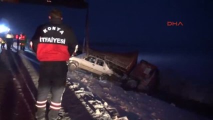 Konya'da Tır, Minibüs ve Otomobile Çarptı 4 Yaralı