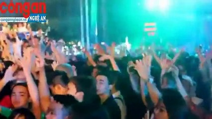 Trắng đêm cho dân đón Tết