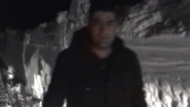 Yolu Kapanan Mezradaki Hastayı Ekipler Hastaneye Ulaştırdı