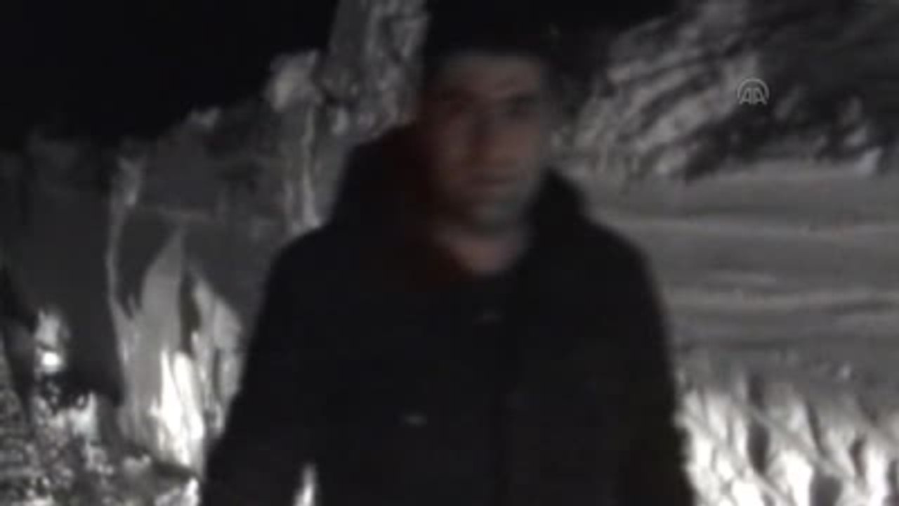Yolu Kapanan Mezradaki Hastayı Ekipler Hastaneye Ulaştırdı
