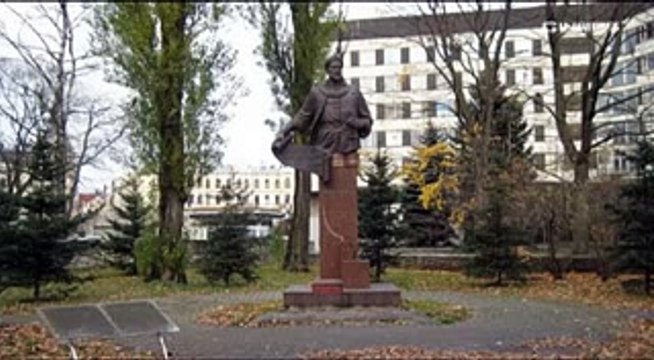 Lola Karimova Tillyaeva rinde homenaje al astrónomo uzbeko Mirzo Ulughbek