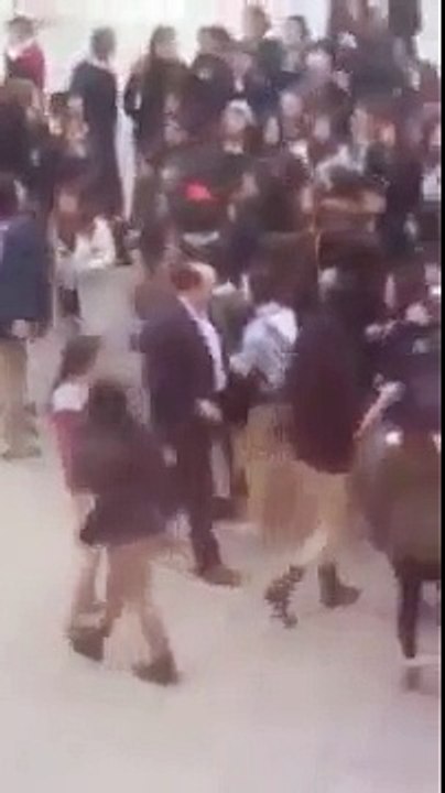 Kadına Şiddete Hayır Diyen Öğrencileri İten Müdür