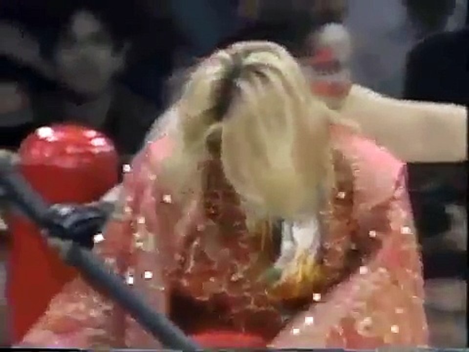 Akira Hokuto & Aja Kong vs Shinobu Kandori & Eagle Sawai 4-11-93