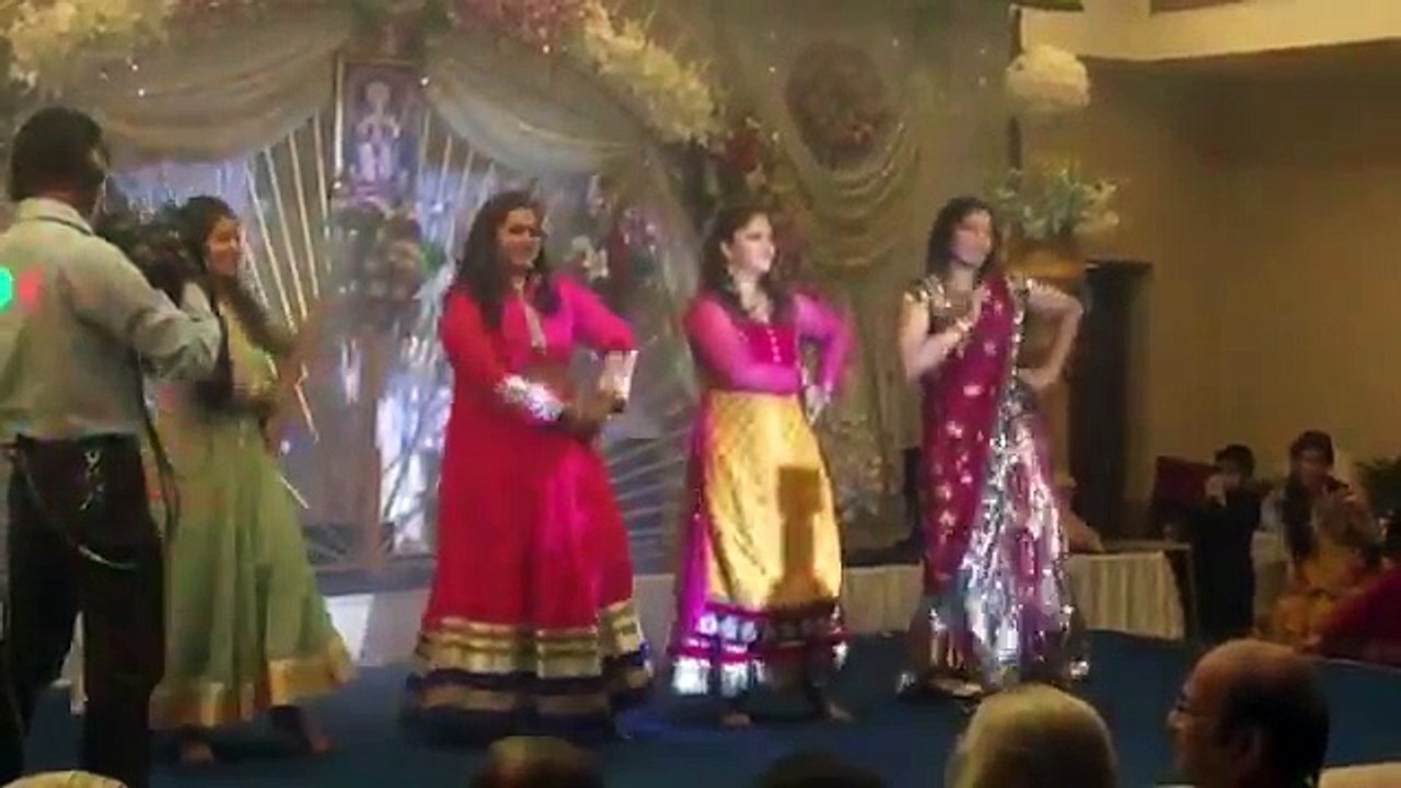 full enjoyed wedding dance