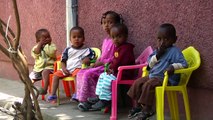 Niños etíopes recuperan a su familia