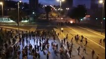 Manifestantes Resistem à Cavalaria - Belo Horizonte, 22 Junho 2013