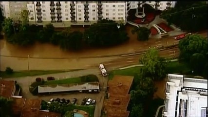 Etats-Unis : Houston sous les eaux, les pires inondations depuis au moins dix ans