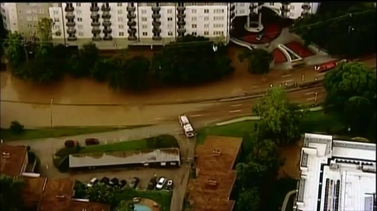 Etats-Unis : Houston sous les eaux, les pires inondations depuis au moins dix ans