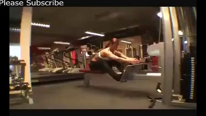 fit woman bodybuilding exercise