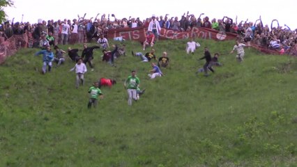 毎年恒例！チーズ転がし祭り！