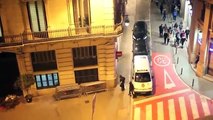 14N Barcelona: Queman dos furgonetas policiales aparcadas en la Jefatura Superior de Policía