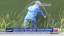 Dutch 'finger skater' flips the bird at opponent