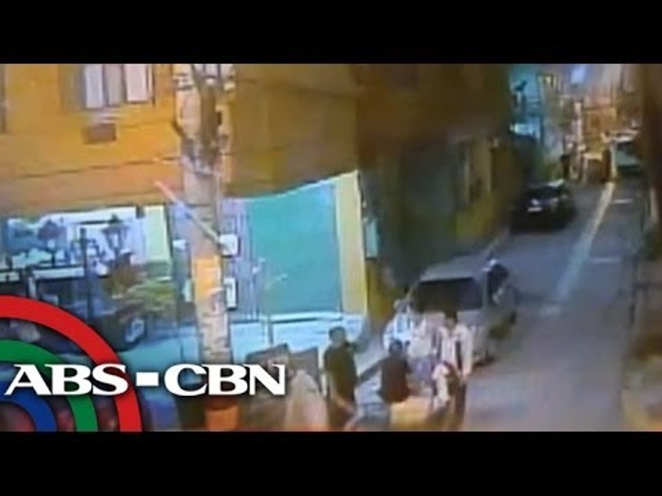 Snatcher shot after trying to seize cop's gun