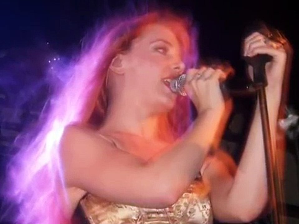 Simone Simons (Epica) - Everytime it rains