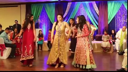 Desi Girls Dance On Pakistani Wedding - HD