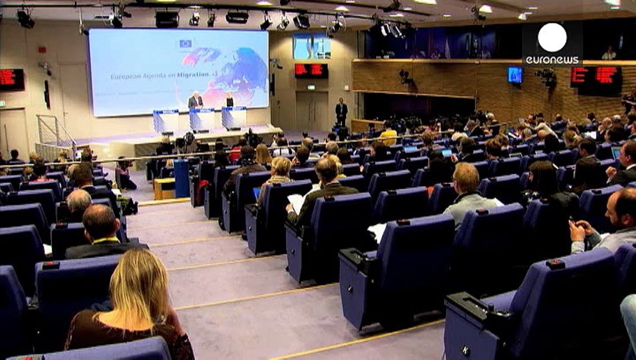 المفوضية الأوروبية تقترح توزيع أربعين ألف لاجئ على الدول الأوروبية