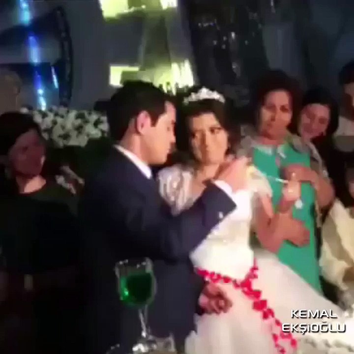 Damadın bu hareketine gelin neye uğradığına şaşırdı!