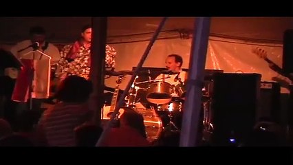 EP Express performs 'Something' at Elvis Week 2006 (video)