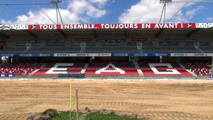 La pelouse en travaux au Roudourou EAG
