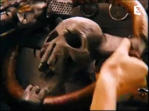 Le générique de Cest pas sorcier version Mad Max