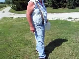 Attraper un gaufre à poche avec un bidon d'eau