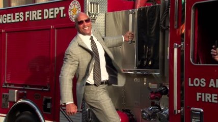 Dwayne Johnson fait une entrée de super-héros pour la première de San Andreas