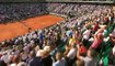 Roland-Garros : Monfils dessine un smiley sur le court après sa victoire sur Schwartzman