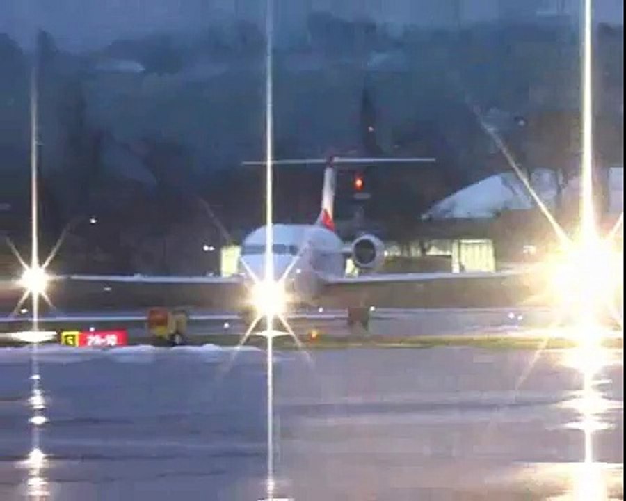 Austrian Fokker 70 (OE-LFJ) at Altenrhein Airport - December 2009