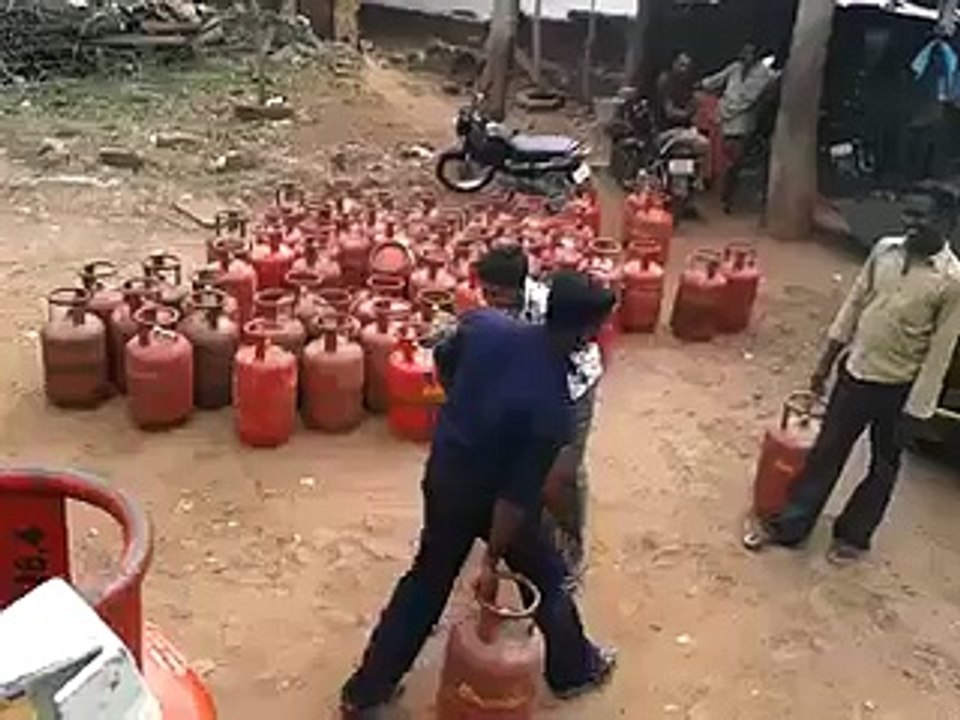 Funny Gas Cylinder Throw