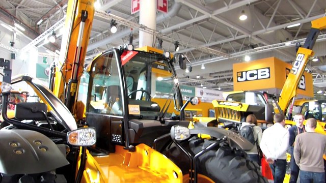 Manutention : JCB 560-80, un gros chargeur télescopique