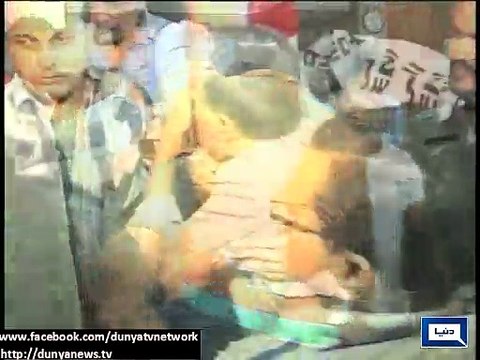 Dunya News - Ten passengers die as van catches fire near Nooriabad
