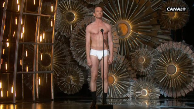 Oscars 2015: Neil Patrick Harris en slip sur scène - ZAPPING PEOPLE DU 23/02/2015