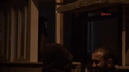 Sakarya Eşi Evi Terk Edince, Kendi Boğazına Bıçak Dayayıp Dönmesini İstedi