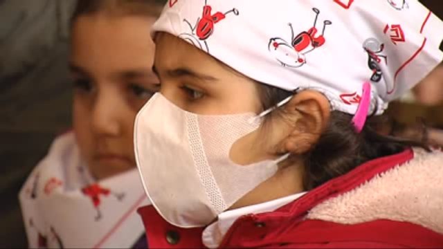 Cem Yılmaz ve Ozan Güven - Lösev Onkoloji Köyü (1)