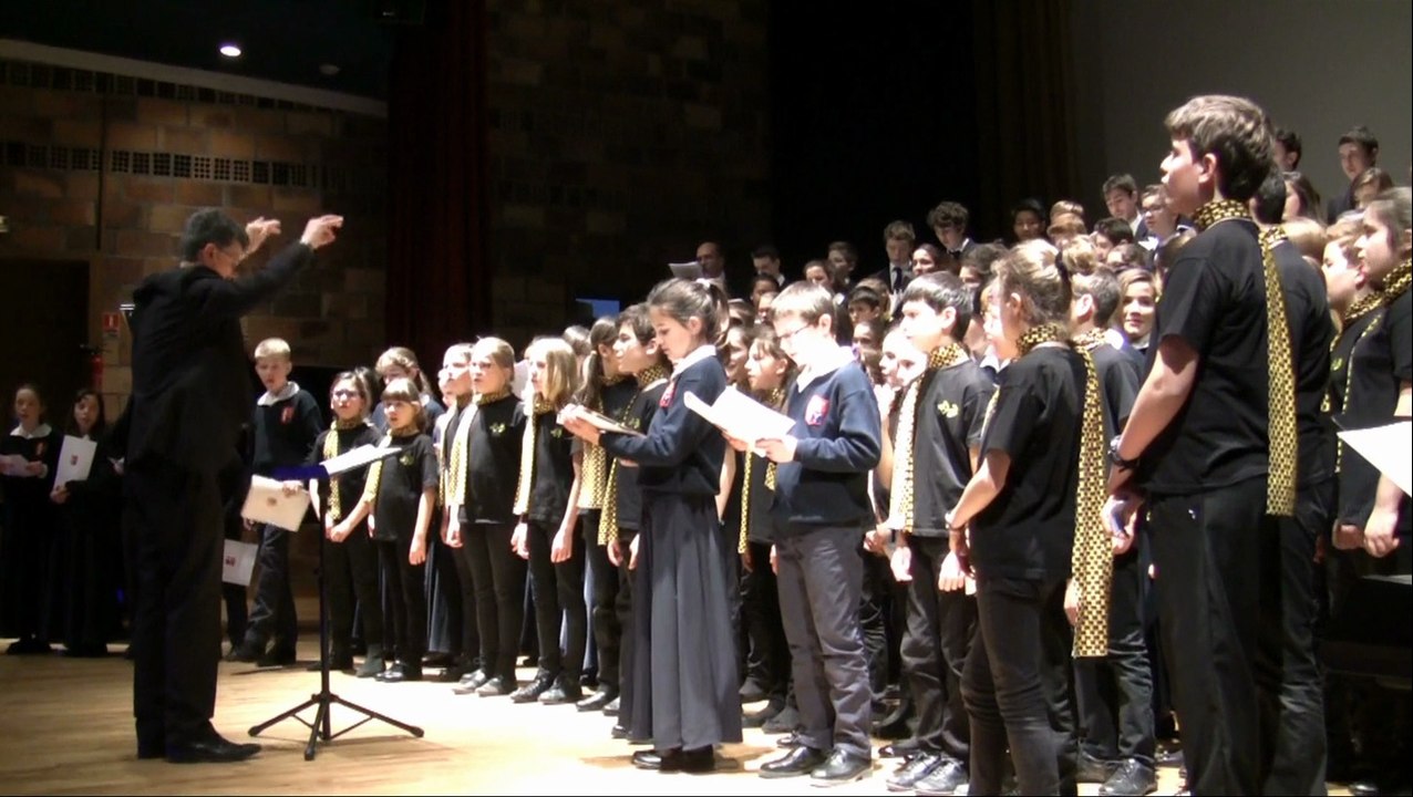 Concert des deux choeurs de Sainte-Marie d'Antony au profit de la Fondation Marianiste (Extraits)