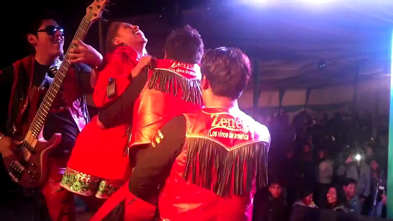 Zenegal y Brenda Coraly - El baile del sandwichito - Vivo (2015)