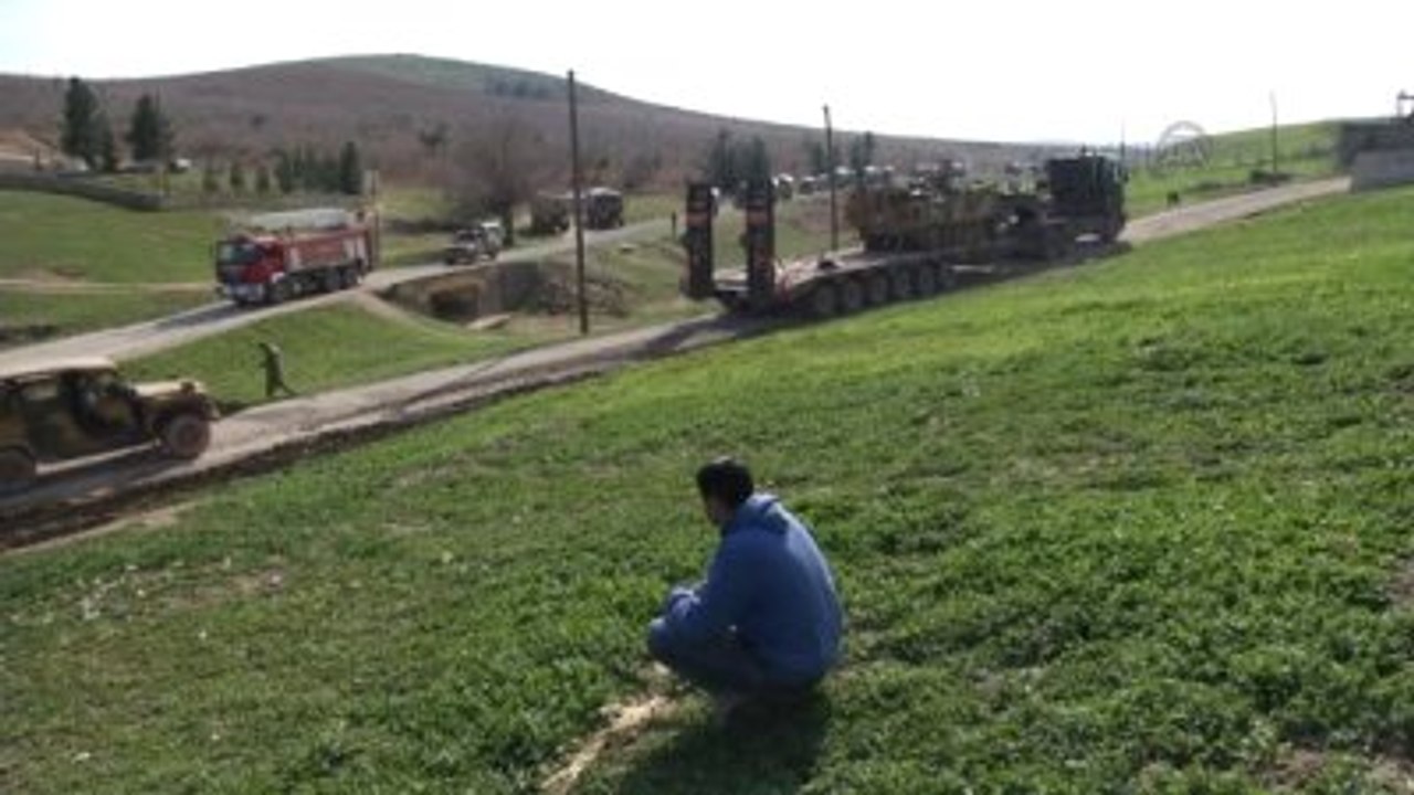 Mürşitpınar Sınır Kapısı Yakınına Konuşlanan Zırhlı Araçlardan Bazıları, Şanlıurfa'ya Getirildi