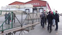 Porc : Les éleveurs (PdL) manifestent devant l'usine Bordeau-Chesnel