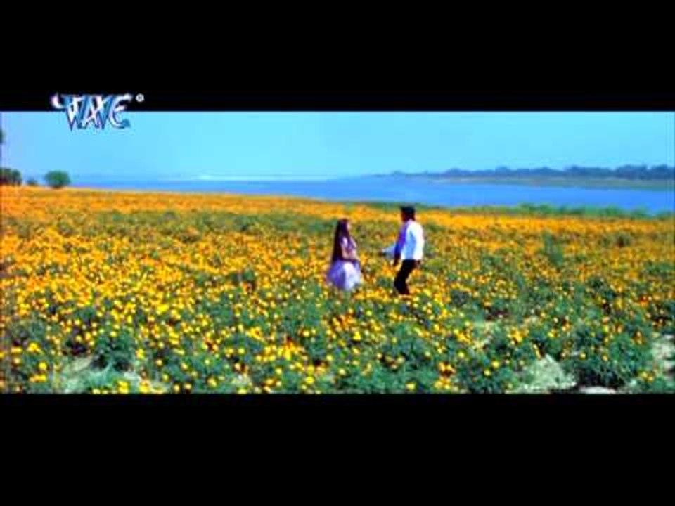 दूर हटा नियरा सता - Saugandh Ganga Maiya Ke | Hot Akshra Singh | Bhojpuri Film Hot Song