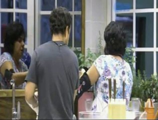 Adrilles pede desculpas pela forma que falou com Mariza - 23.02.2015