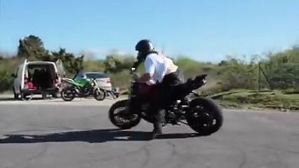 boy doing a ig stund wtf!!!!!!