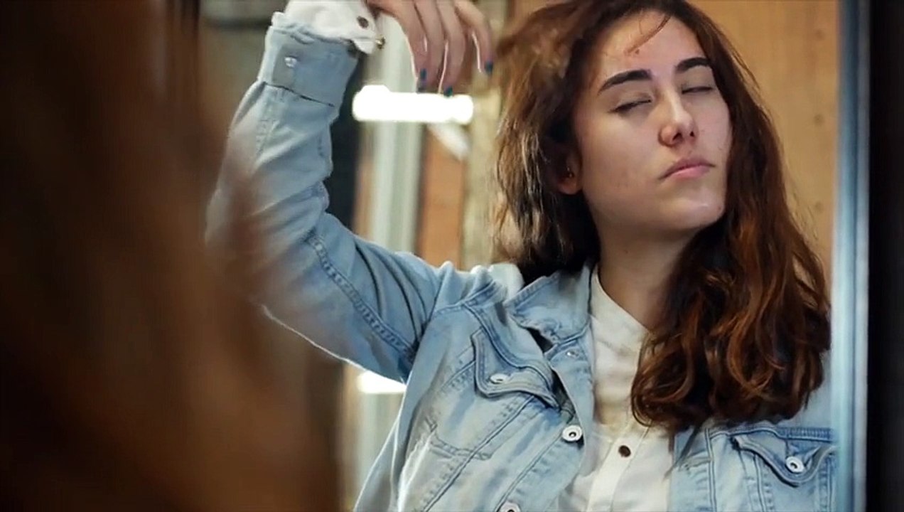 Thoughts Girls Have In The Mirror