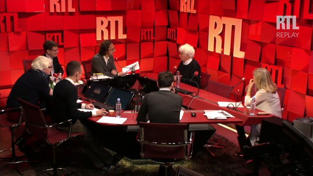 Stéphane Bern reçoit le réalisateur Jean-Jacques Annaud dans A La Bonne Heure du 23 02 Part 1
