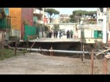 Napoli - Enorme voragine nel quartiere Pianura, evacuate 200 famiglie -2- (23.02.15)