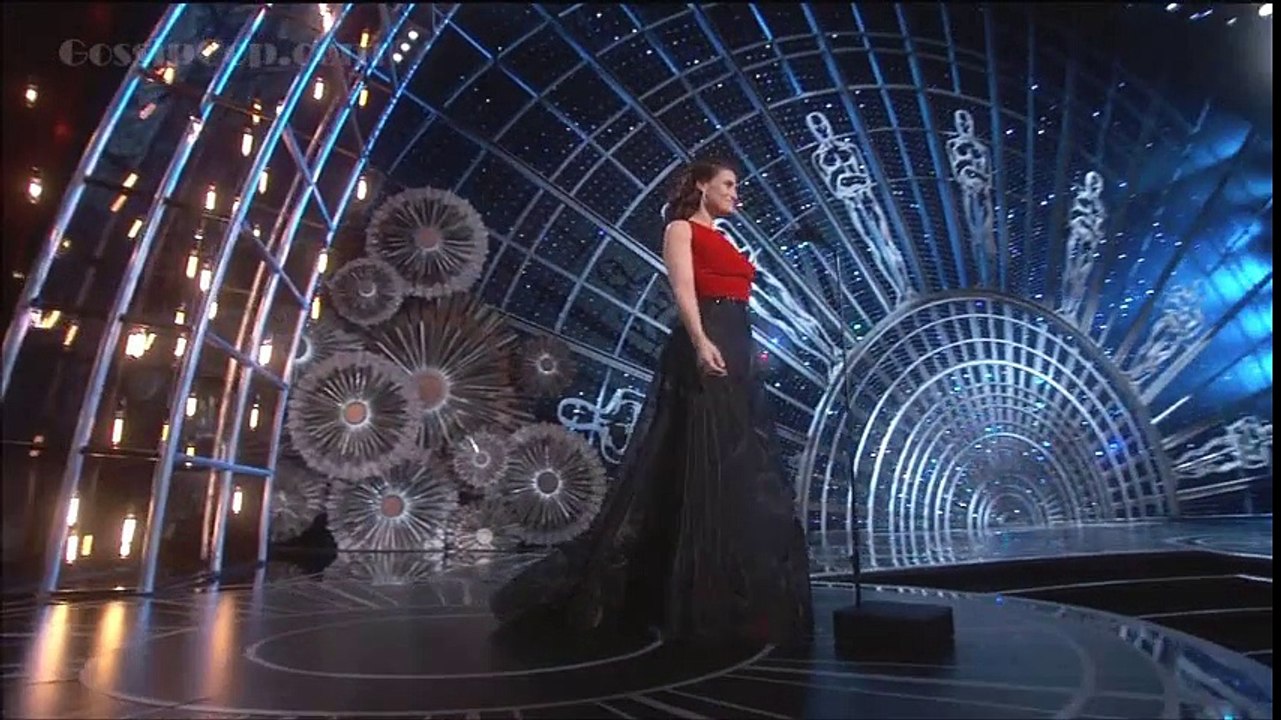 Idina-Menzel-John-Travolta-oscar2015