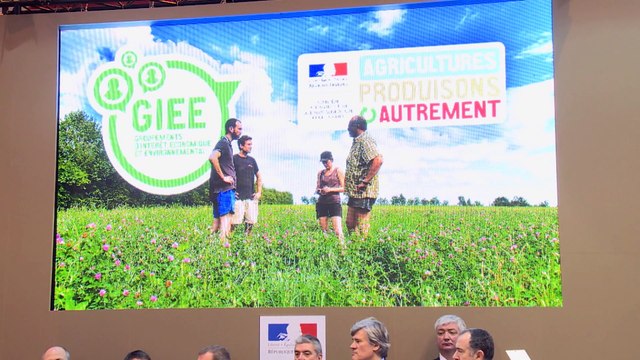 Signatures des premiers GIEE par Manuel Valls et Stéphane Le Foll