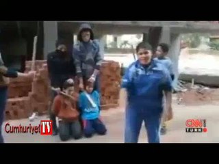 Kafa kesme çocuklar için oyun oldu!